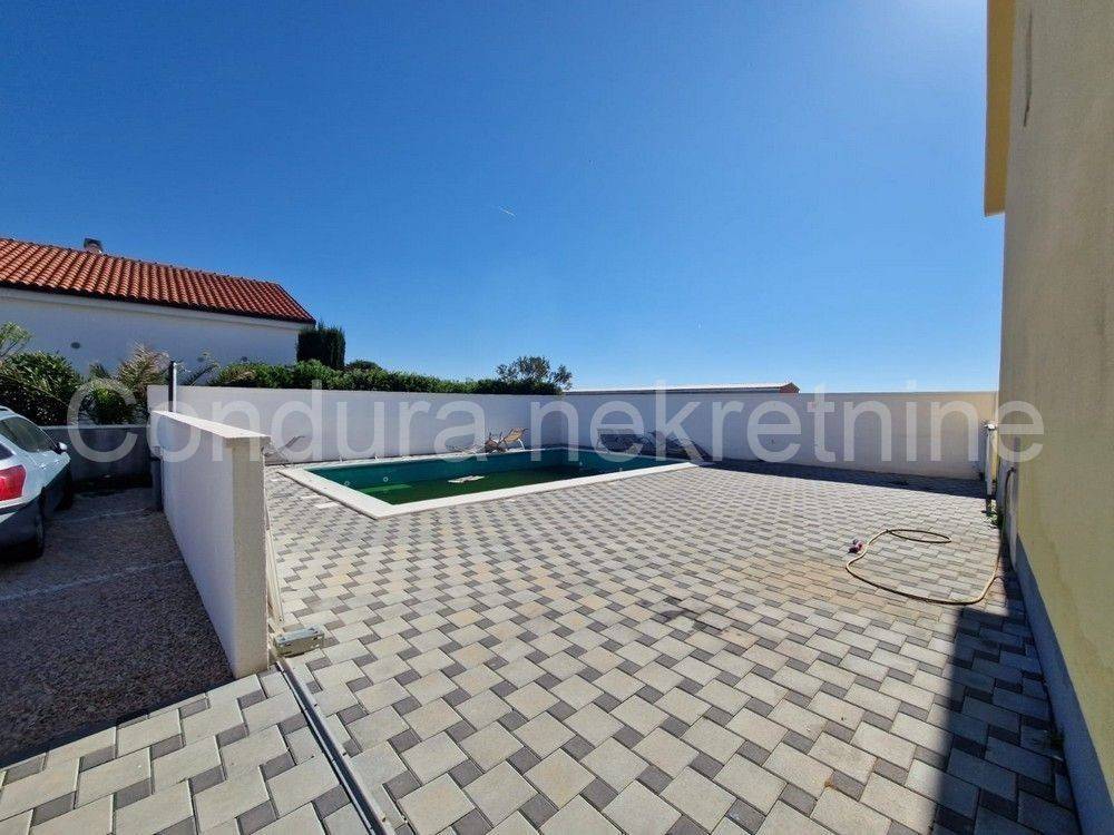 Apartman na moru, Prodaja, Vir, Vir