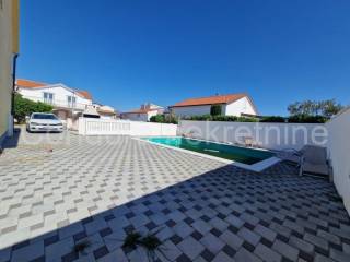 Apartman na moru, Prodaja, Vir, Vir