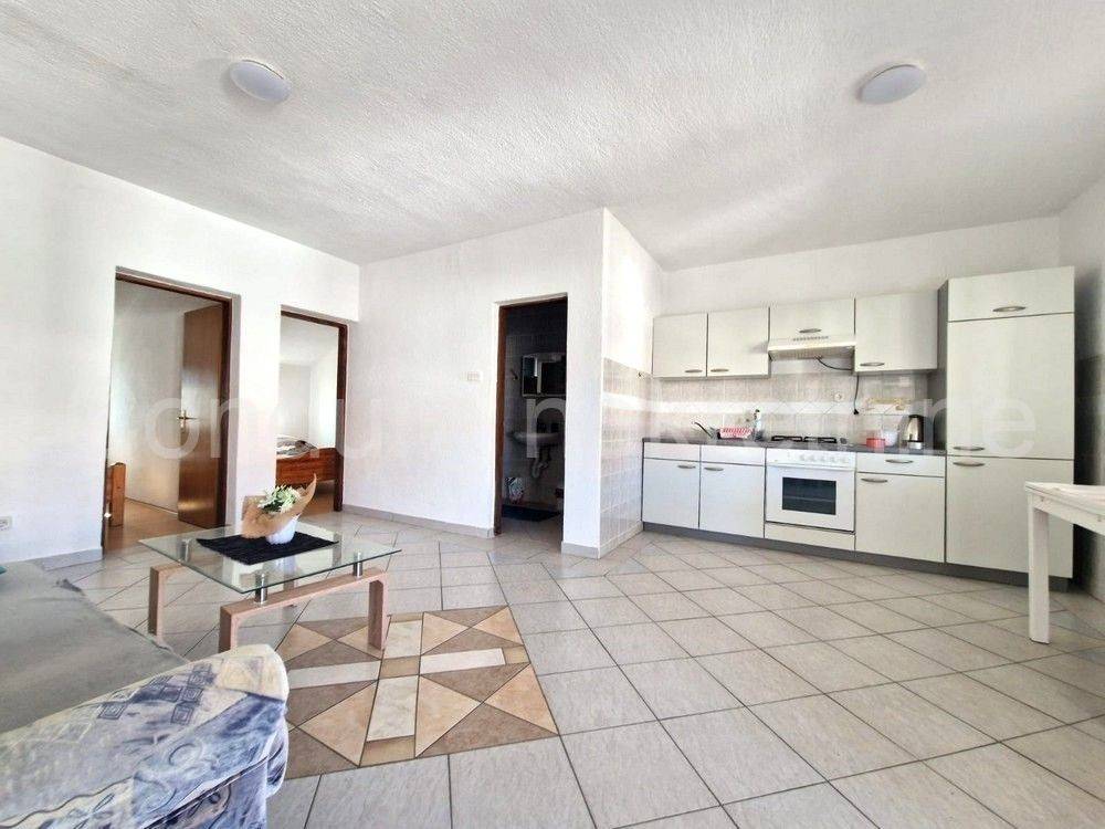 Apartman na moru, Prodaja, Vir, Vir