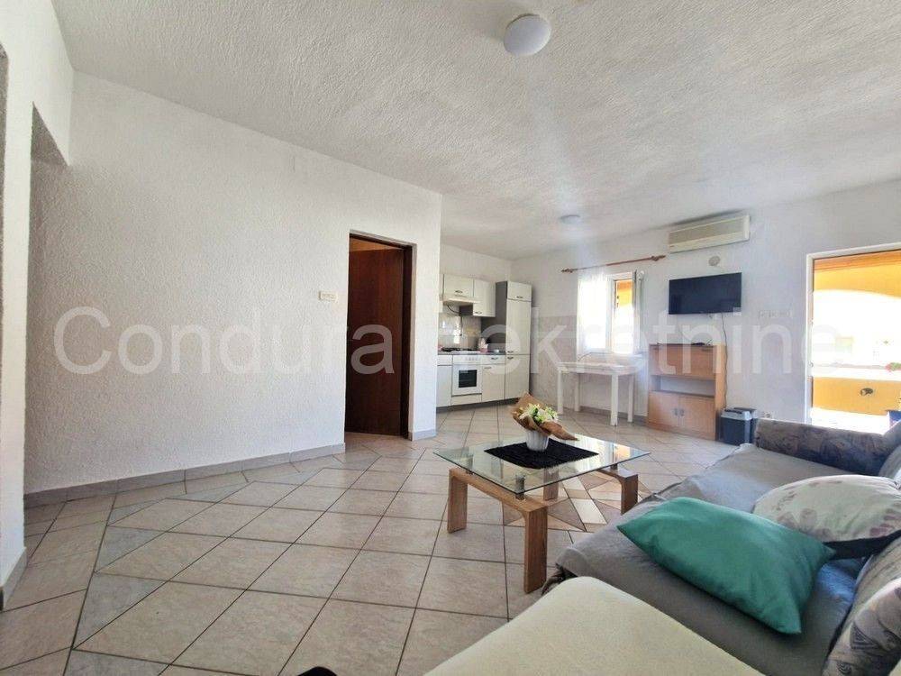 Apartman na moru, Prodaja, Vir, Vir