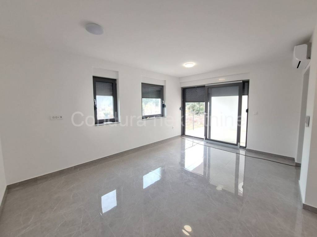 Apartman na moru, Prodaja, Nin, Zaton