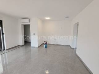 Apartman na moru, Prodaja, Nin, Zaton