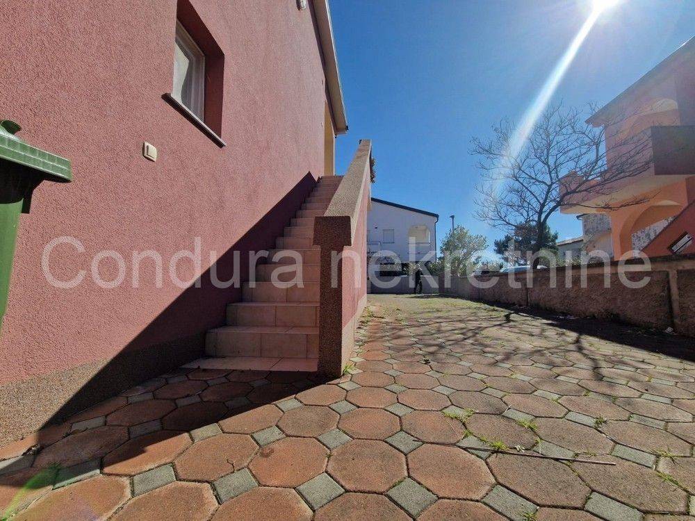Apartman na moru, Prodaja, Vir, Vir