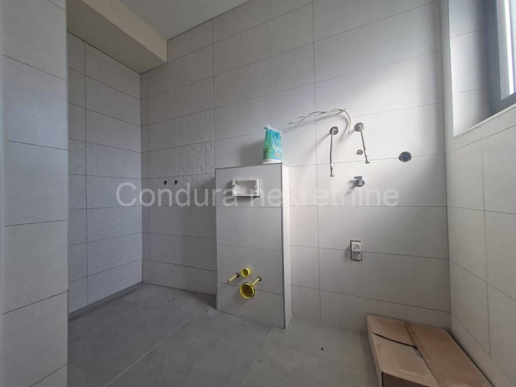 Apartman na moru, Prodaja, Nin, Zaton