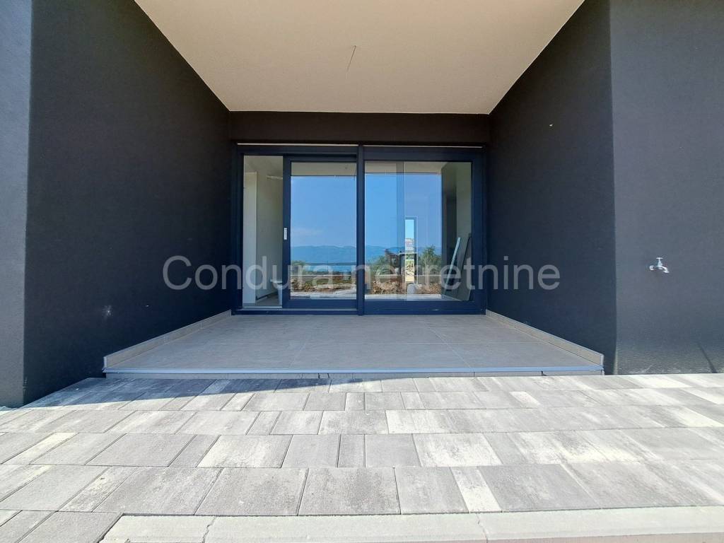 Apartman na moru, Prodaja, Nin, Nin