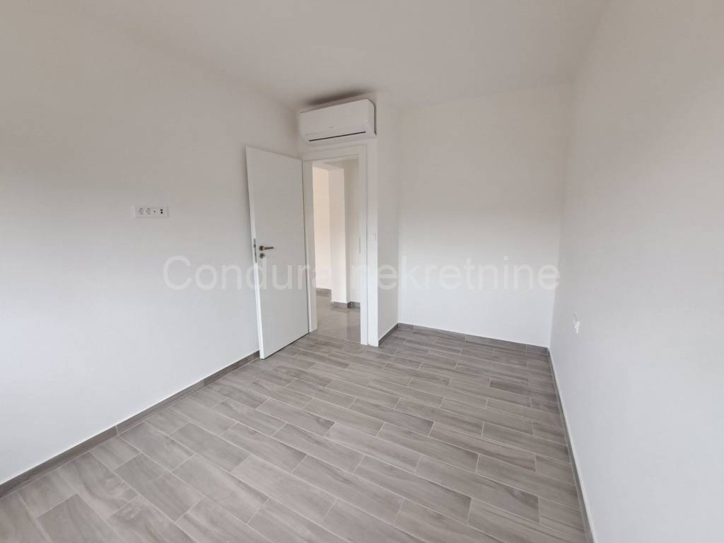 Apartman na moru, Prodaja, Nin, Zaton