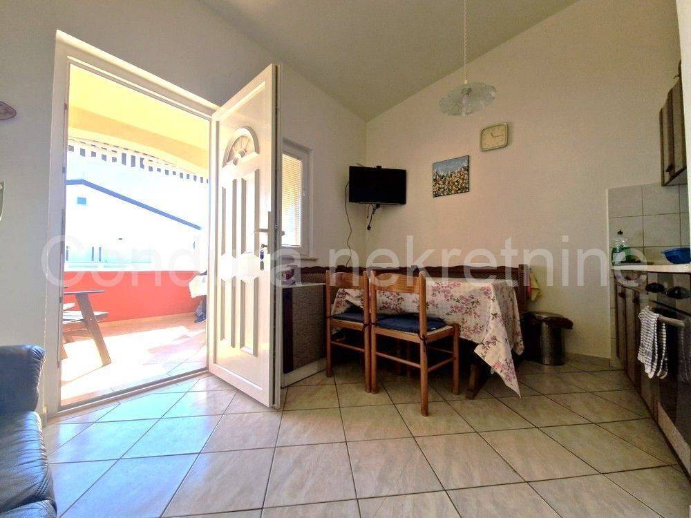 Apartman na moru, Prodaja, Vir, Vir