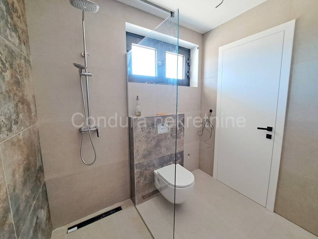 Apartman na moru, Prodaja, Nin, Nin