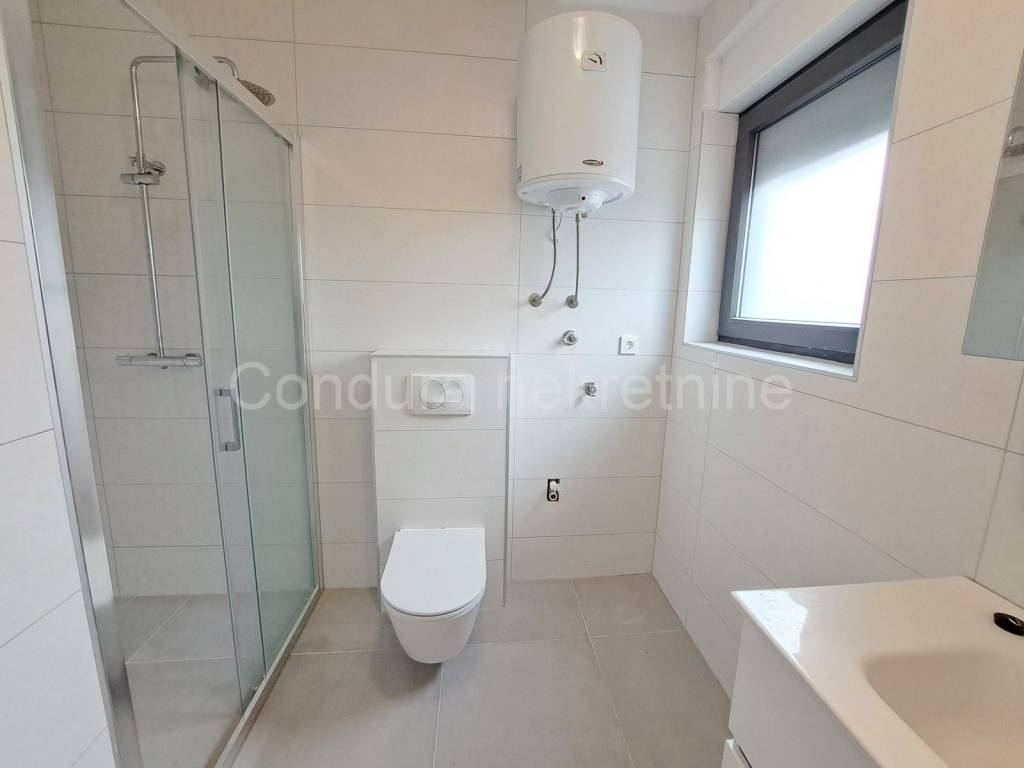 Apartman na moru, Prodaja, Nin, Zaton