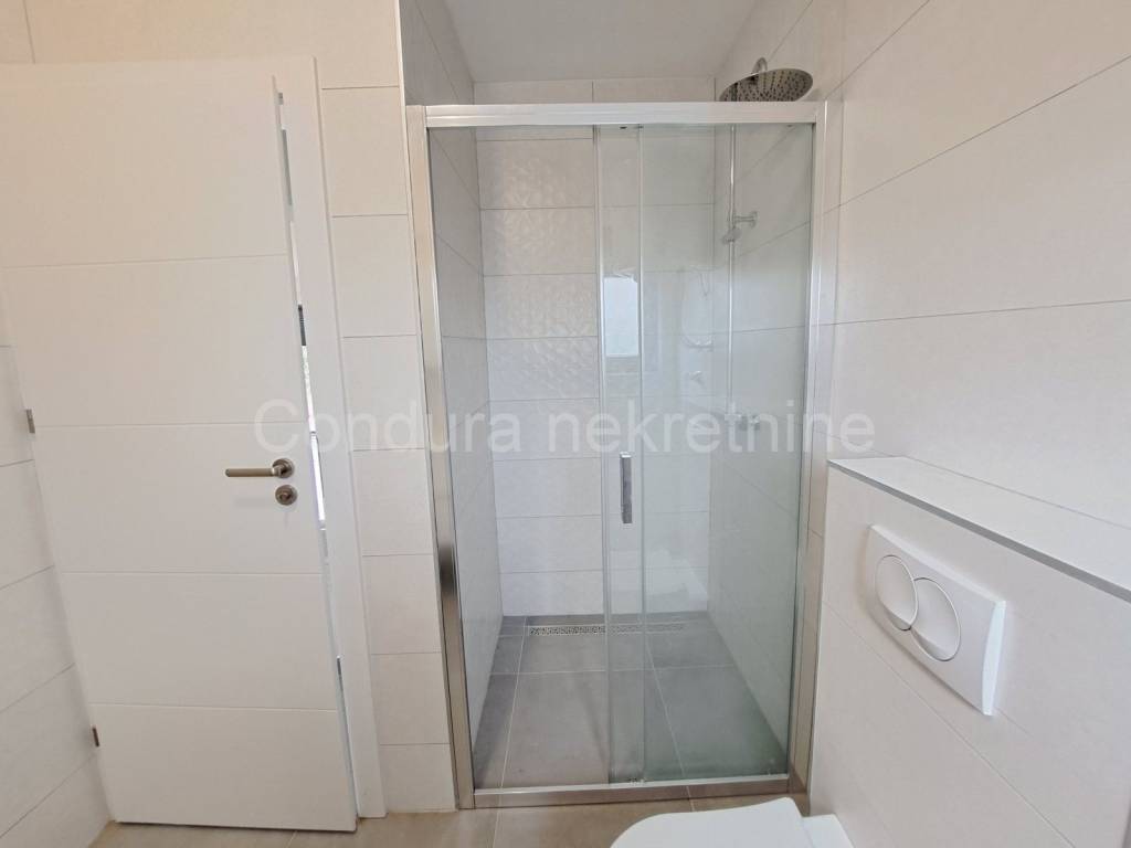 Apartman na moru, Prodaja, Nin, Zaton