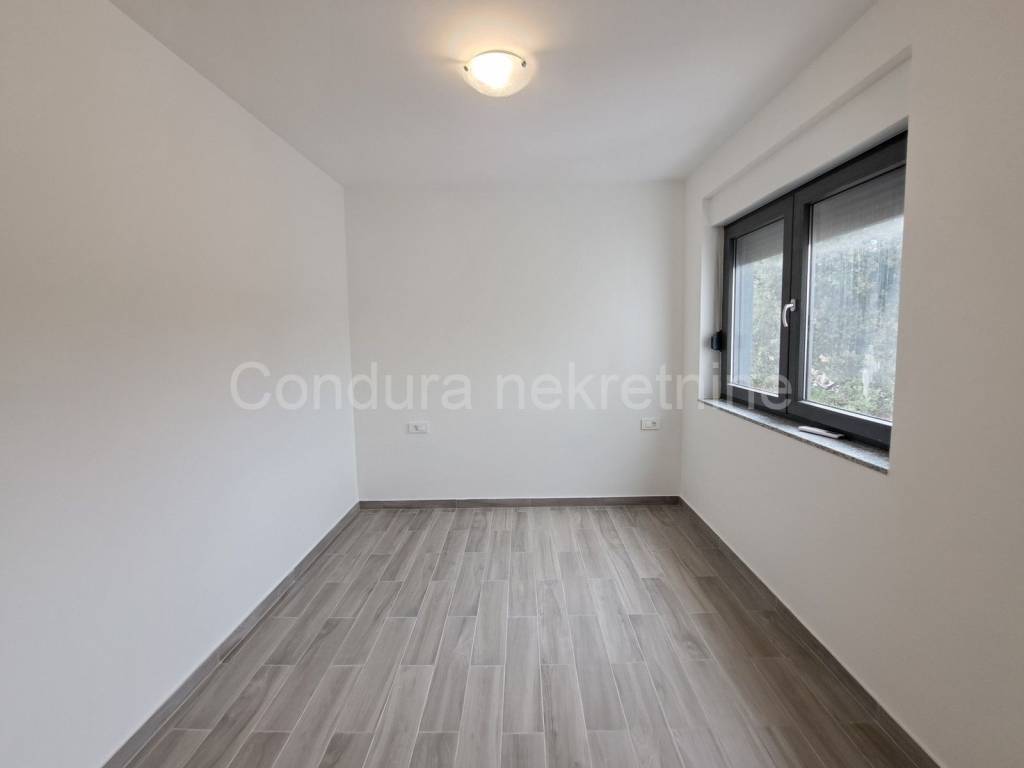 Apartman na moru, Prodaja, Nin, Zaton