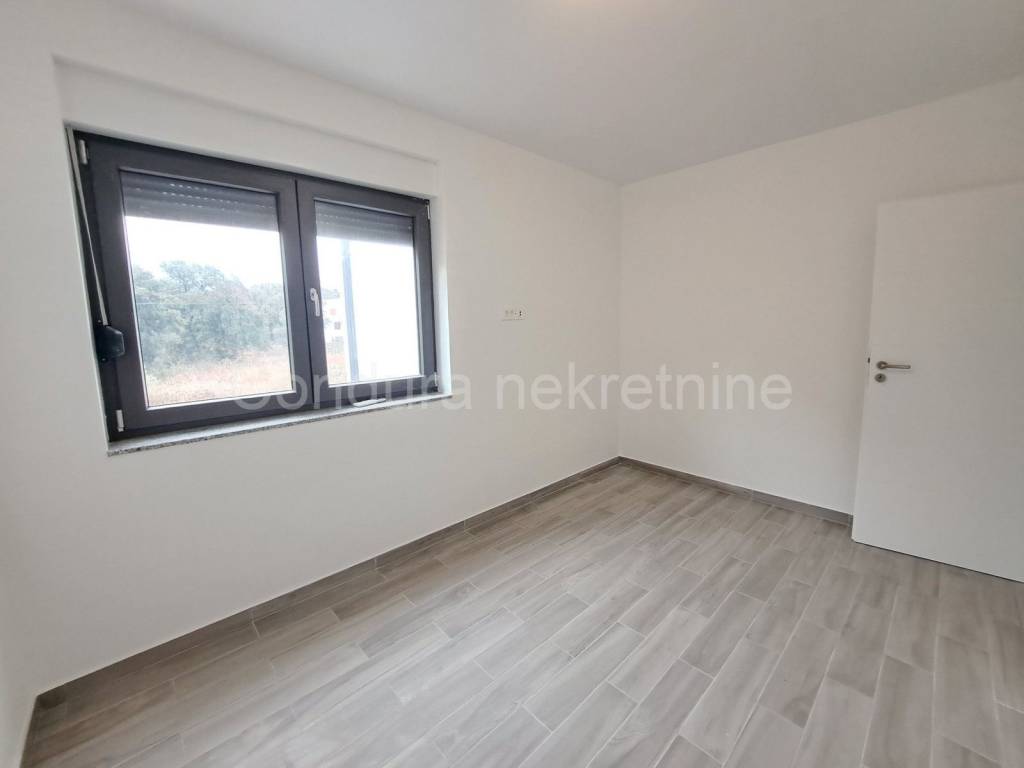 Apartman na moru, Prodaja, Nin, Zaton