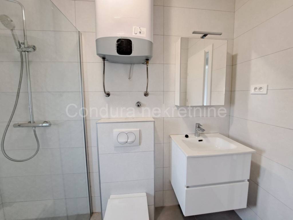 Apartman na moru, Prodaja, Nin, Zaton