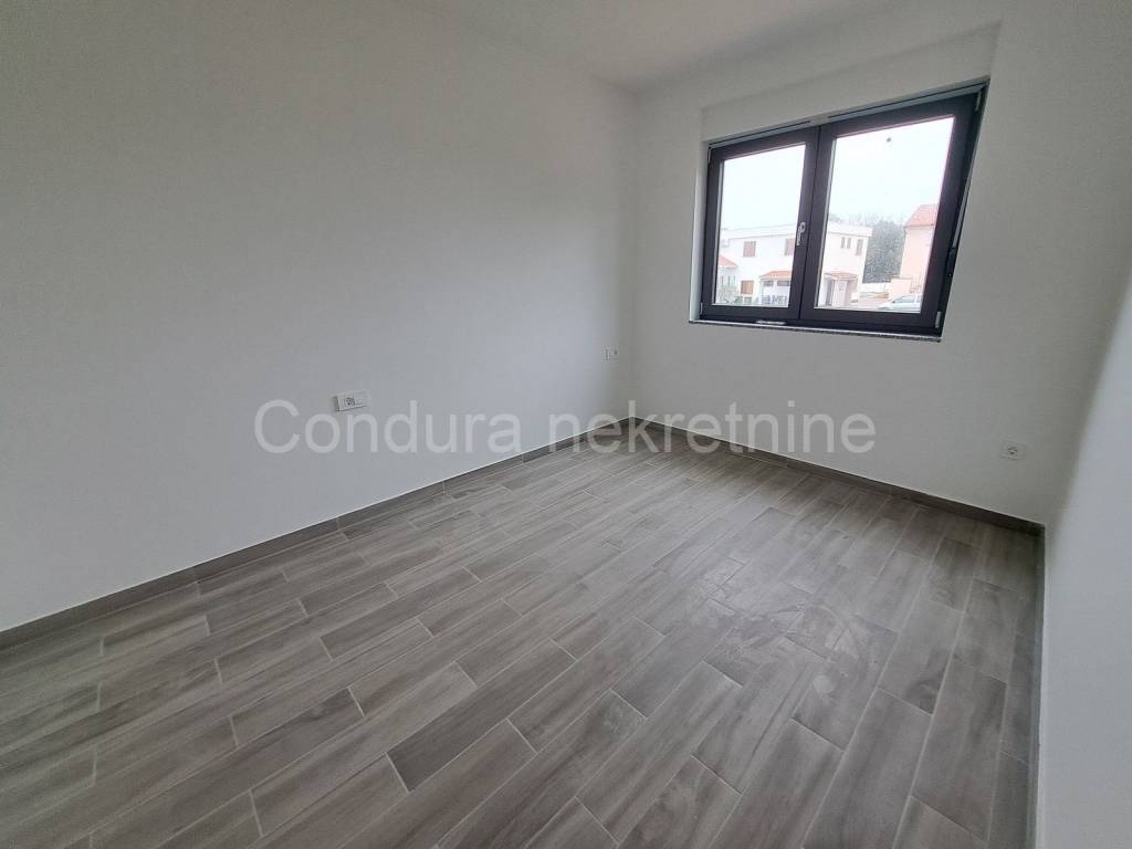 Apartman na moru, Prodaja, Nin, Zaton