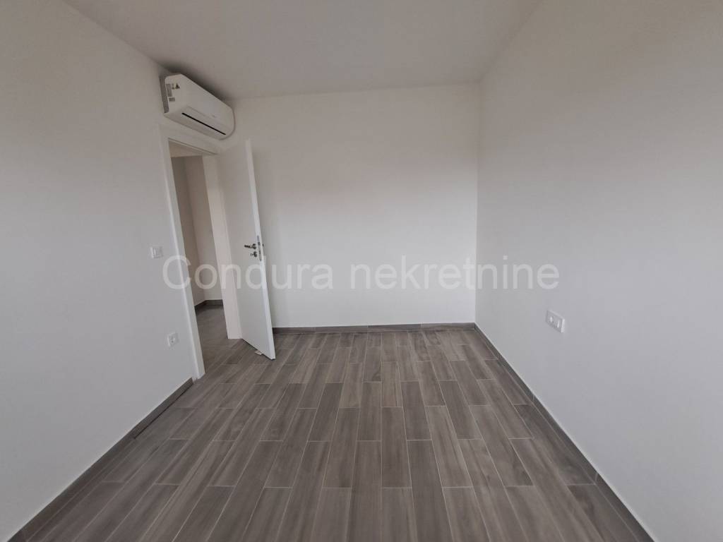 Apartman na moru, Prodaja, Nin, Zaton
