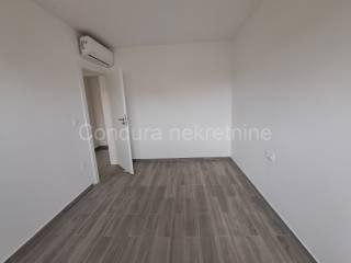 Apartman na moru, Prodaja, Nin, Zaton