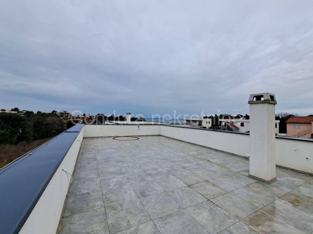 Apartman na moru, Prodaja, Nin, Zaton