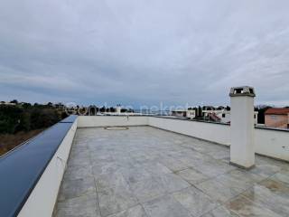 Apartman na moru, Prodaja, Nin, Zaton