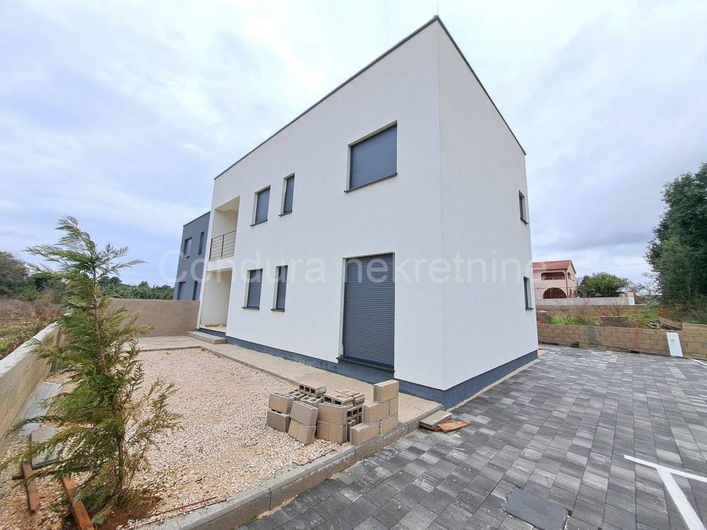 Apartman na moru, Prodaja, Nin, Zaton