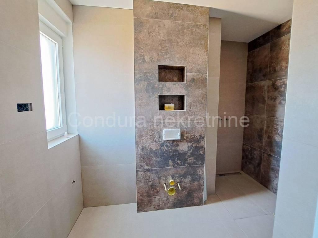 Apartman na moru, Prodaja, Nin, Nin
