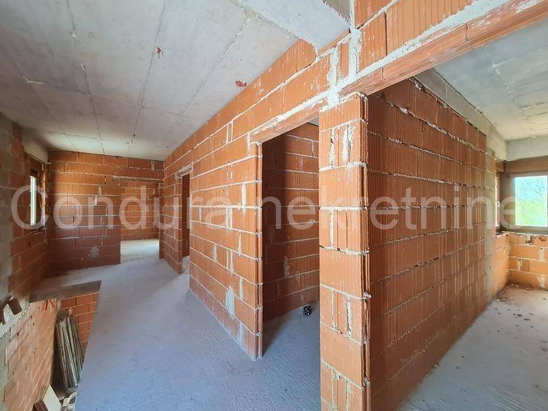 Luksuzna vila, Prodaja, Privlaka, Privlaka
