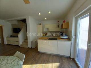 Apartman na moru, Prodaja, Nin, Nin