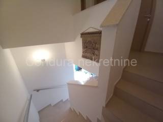 Apartman na moru, Prodaja, Nin, Nin
