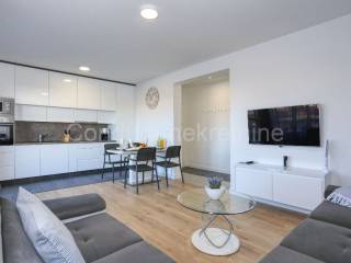 Apartman na moru, Prodaja, Nin, Nin