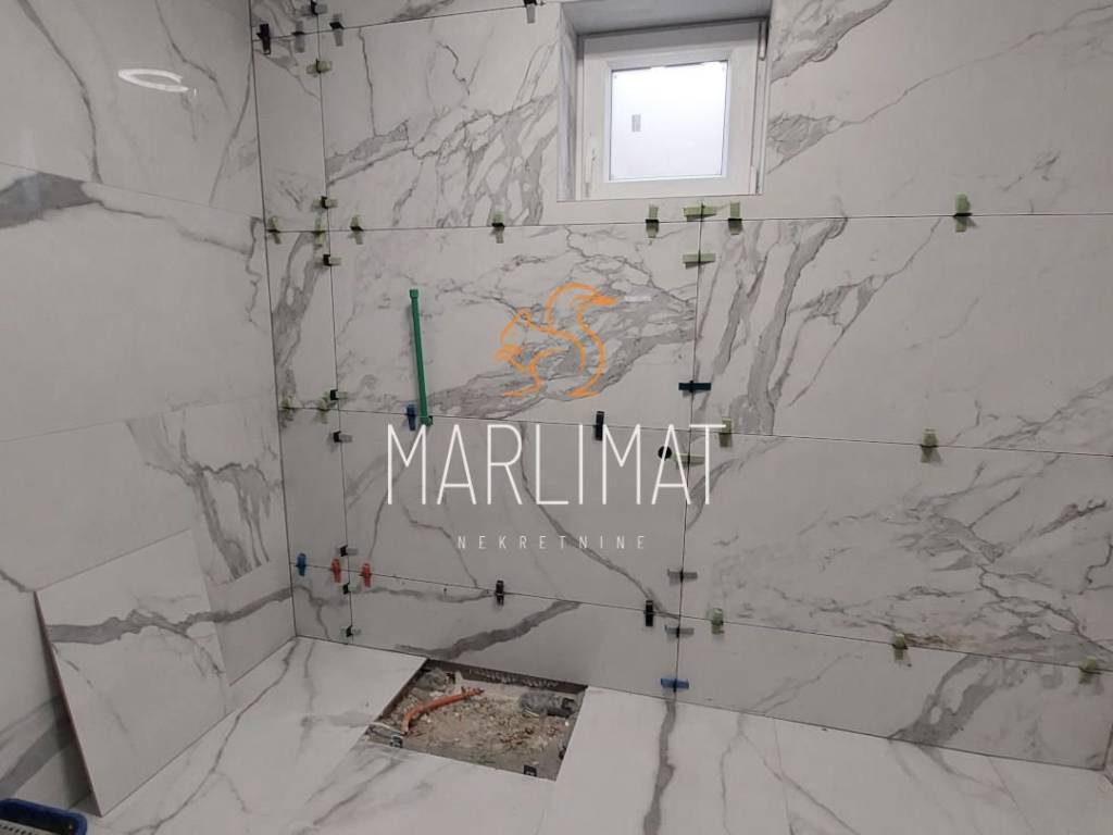Apartman na moru, Prodaja, Kolan, Mandre