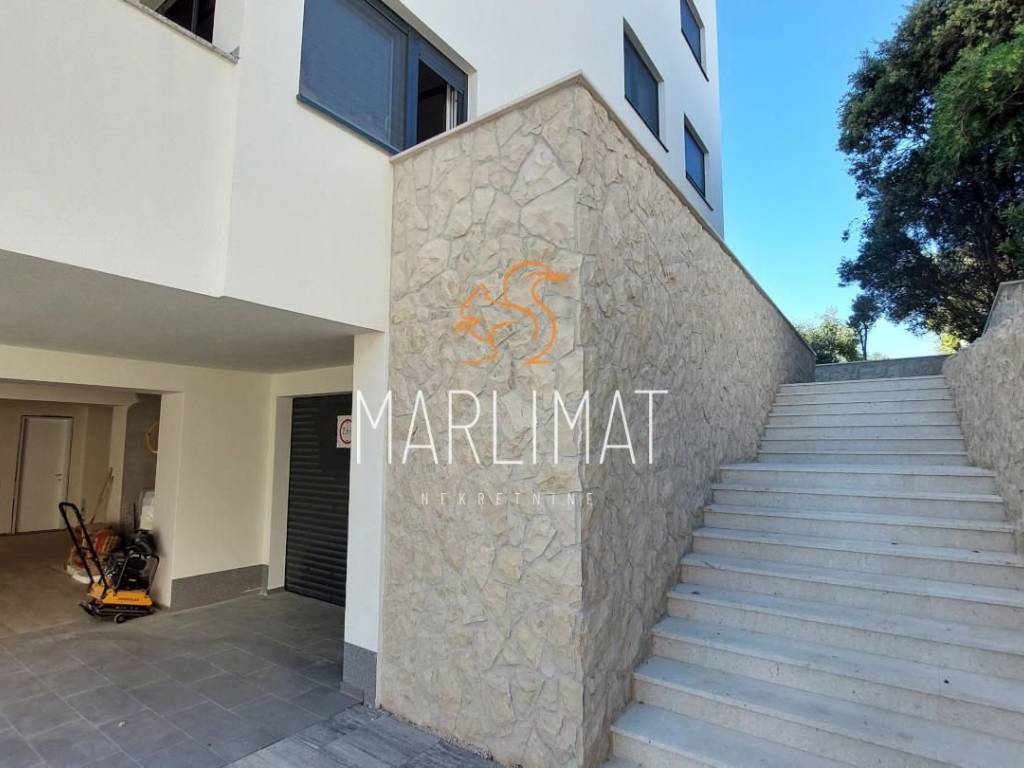 Apartman na moru, Prodaja, Povljana, Povljana