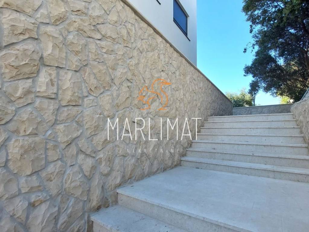 Apartman na moru, Prodaja, Povljana, Povljana