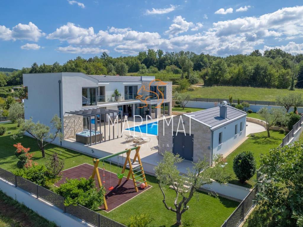 Luksuzna vila, Prodaja, Karojba, Karojba