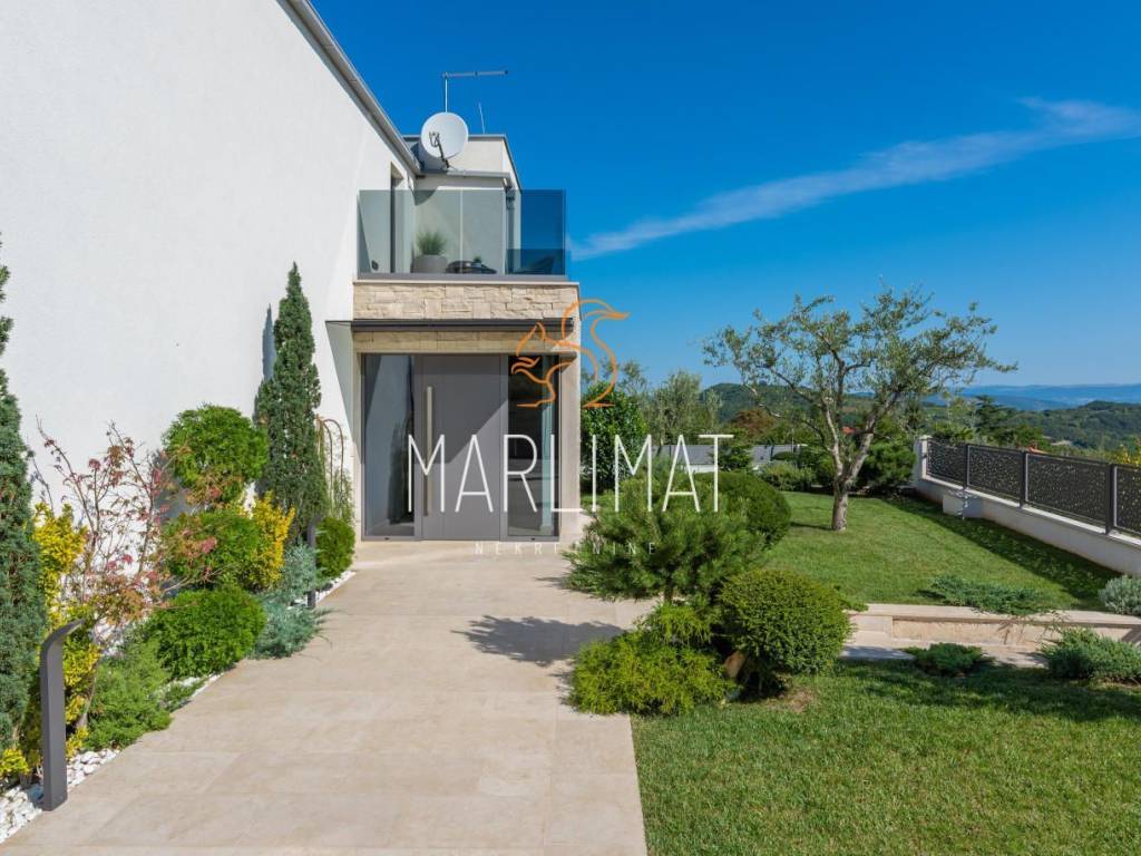 Luksuzna vila, Prodaja, Karojba, Karojba