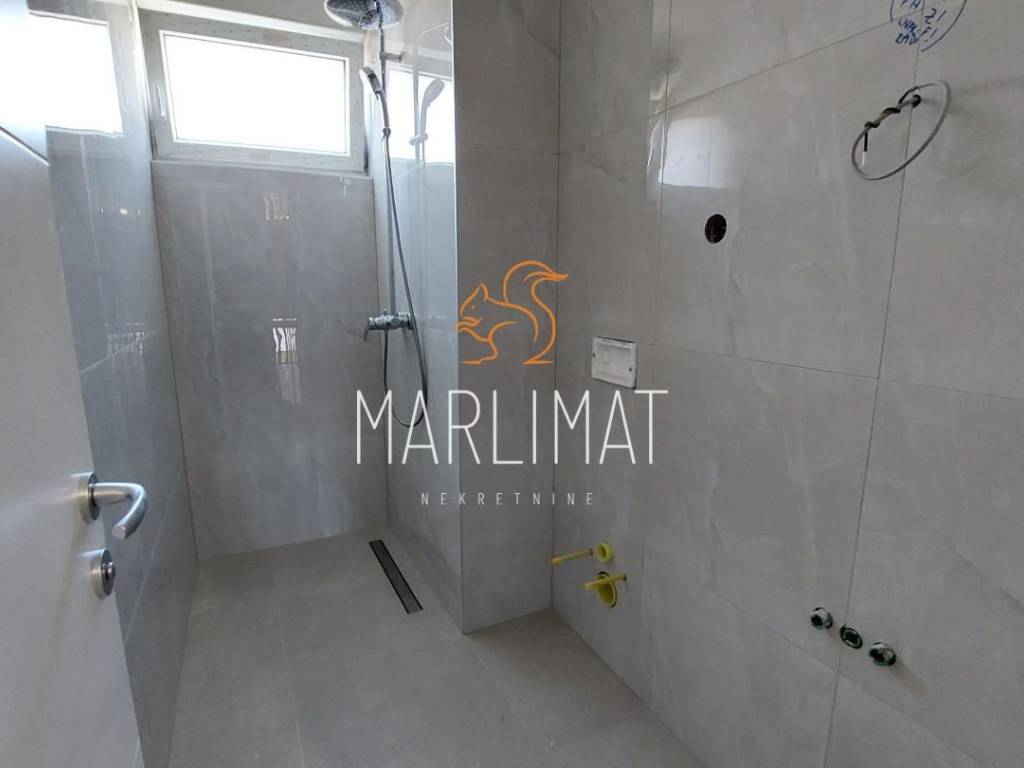 Apartman na moru, Prodaja, Povljana, Povljana
