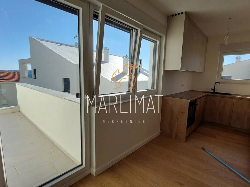 Apartman na moru, Prodaja, Povljana, Povljana