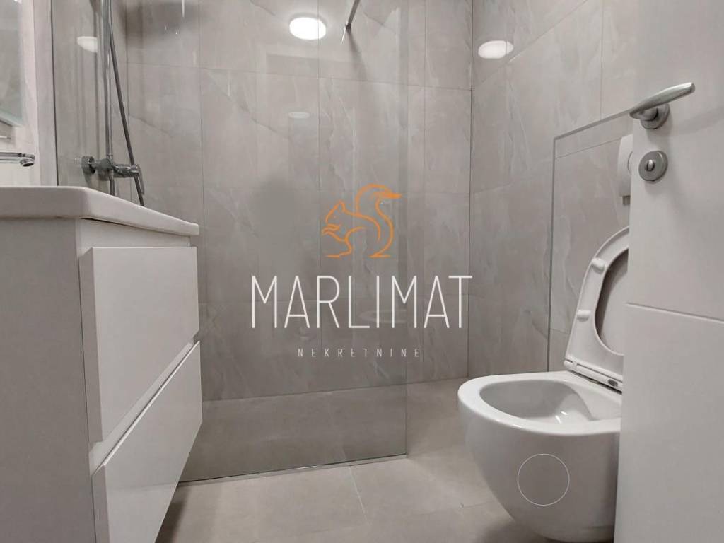 Apartman na moru, Prodaja, Povljana, Povljana
