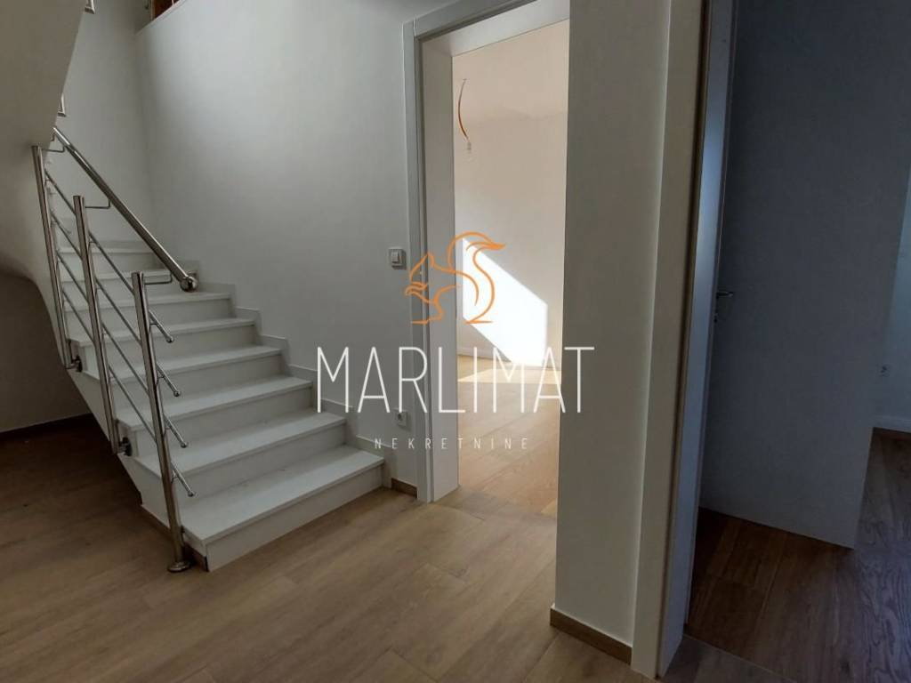 Apartman na moru, Prodaja, Povljana, Povljana