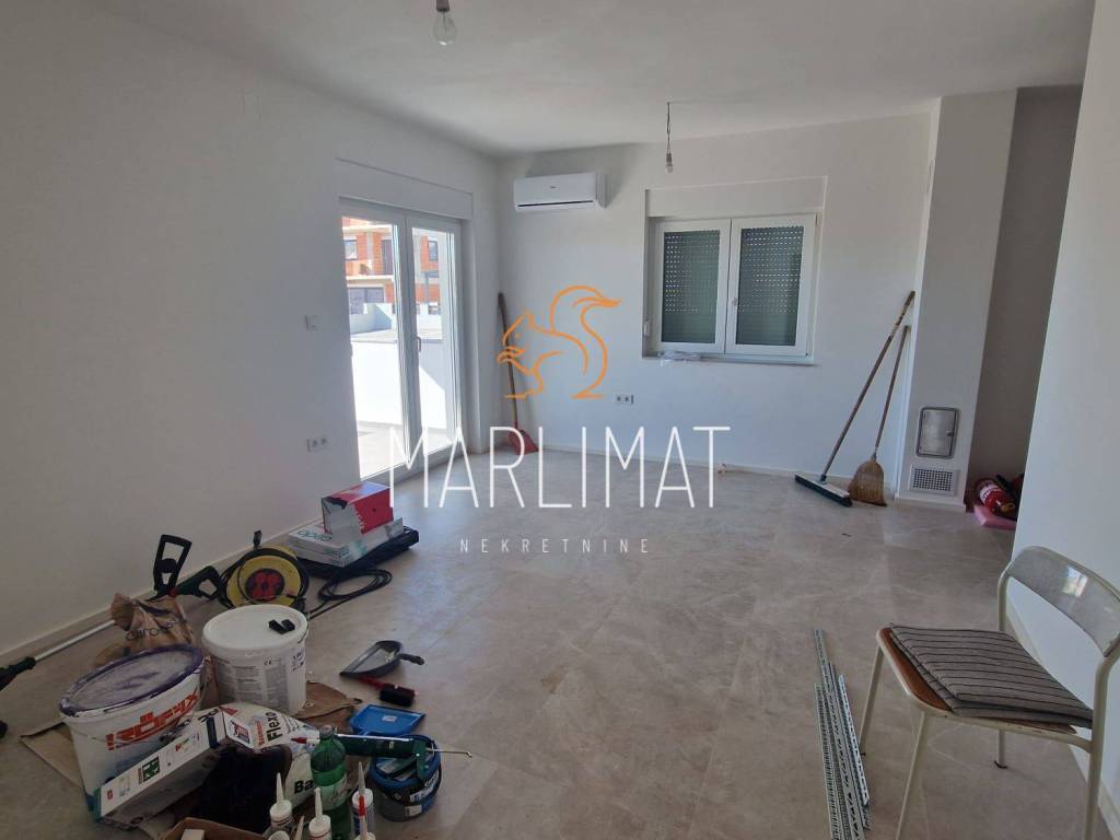 Apartman na moru, Prodaja, Povljana, Povljana