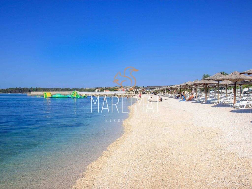 Apartman na moru, Prodaja, Vir, Vir