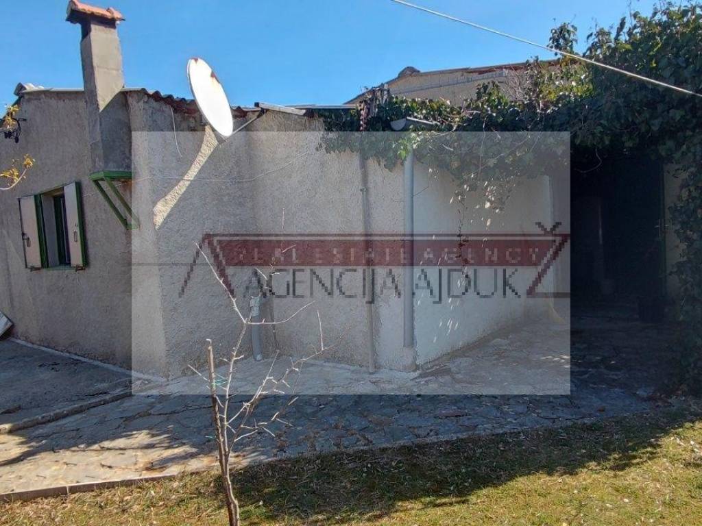 Stambeno poslovni objekt, Prodaja, Cista provo, Svib
