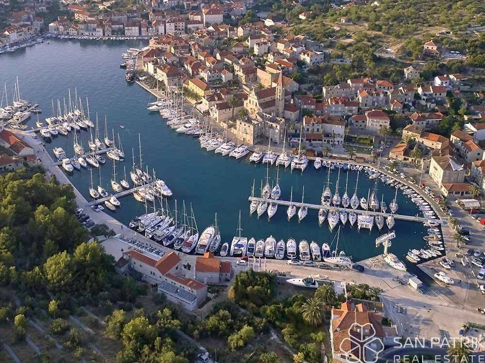 Vila, Prodaja, Milna, Milna