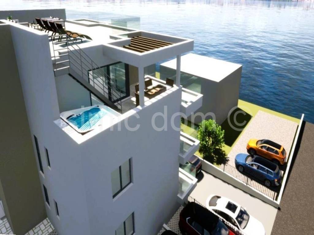 Apartman na moru, Prodaja, Okrug, Okrug Gornji