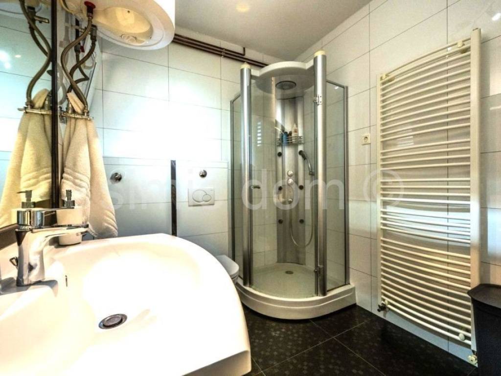 Apartmanska kuća, Prodaja, Šibenik - Okolica, Žaborić