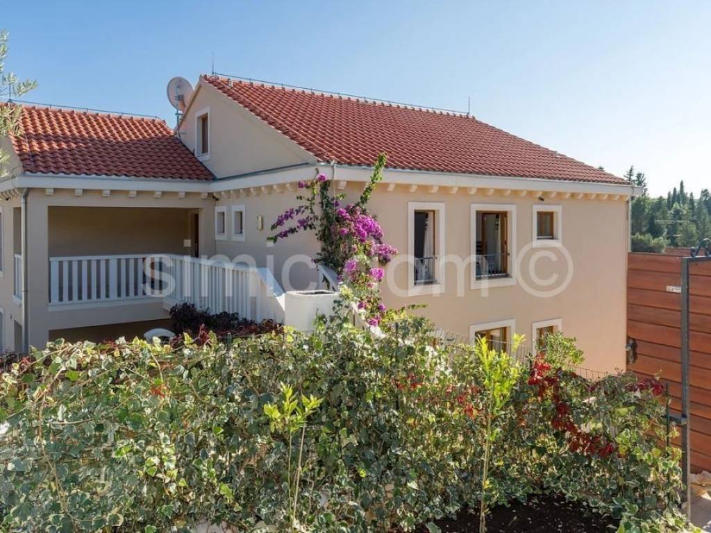 Apartman na moru, Prodaja, Milna, Milna