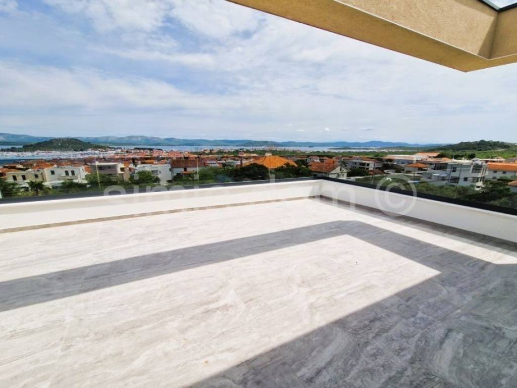 Apartman na moru, Prodaja, Murter, Murter