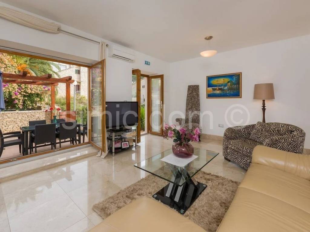 Apartman na moru, Prodaja, Milna, Milna