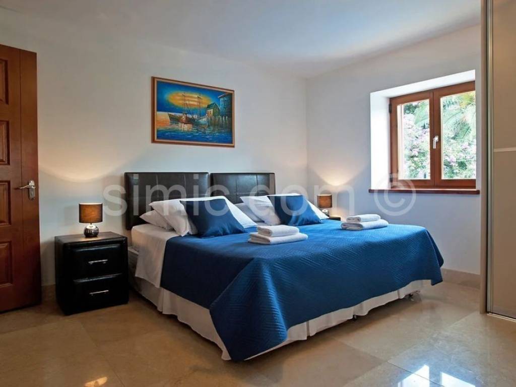 Apartman na moru, Prodaja, Milna, Milna