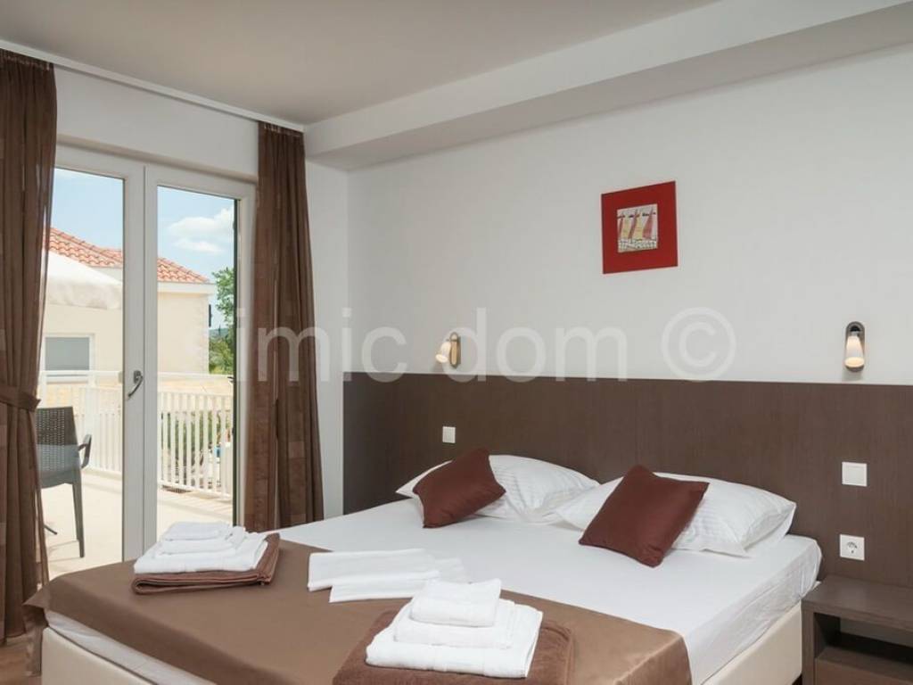 Vila, Prodaja, Supetar, Supetar