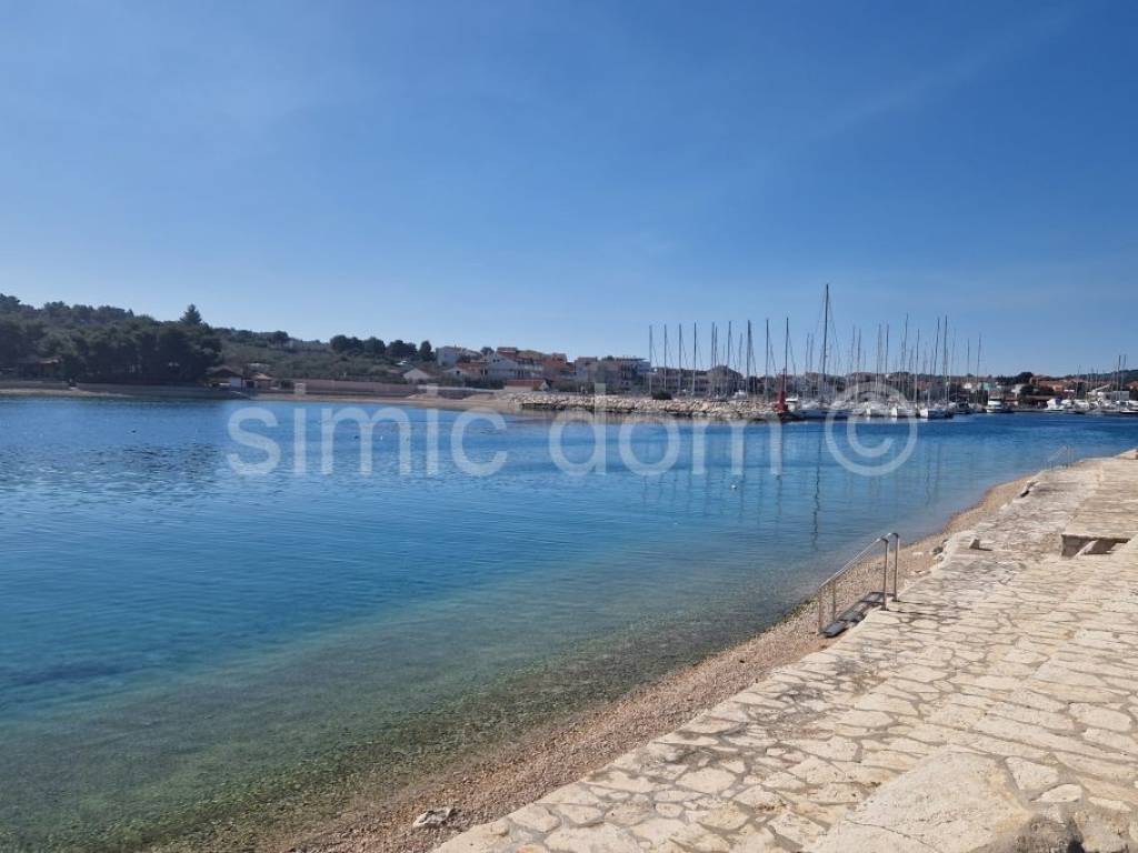 Apartman na moru, Prodaja, Murter, Murter
