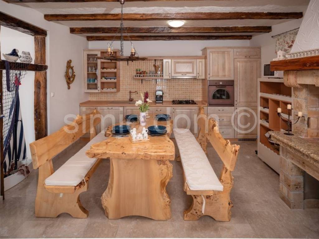 Apartmanska kuća, Prodaja, Omiš, Omiš